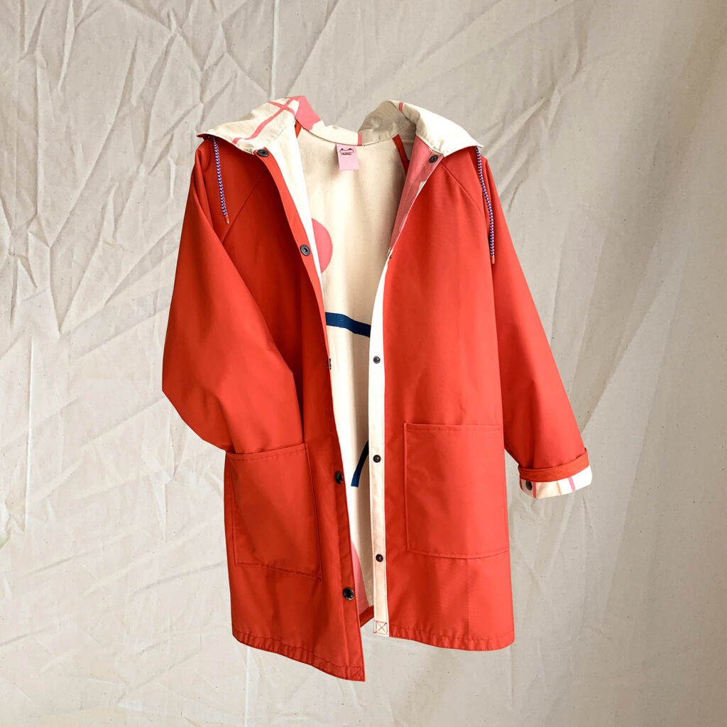 2Gocce red raincoat