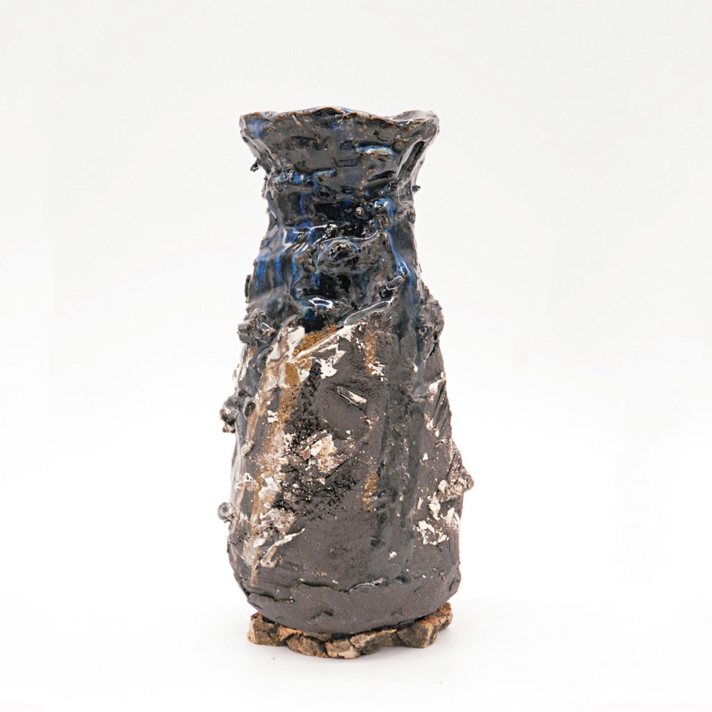 Kurinuki vase blue