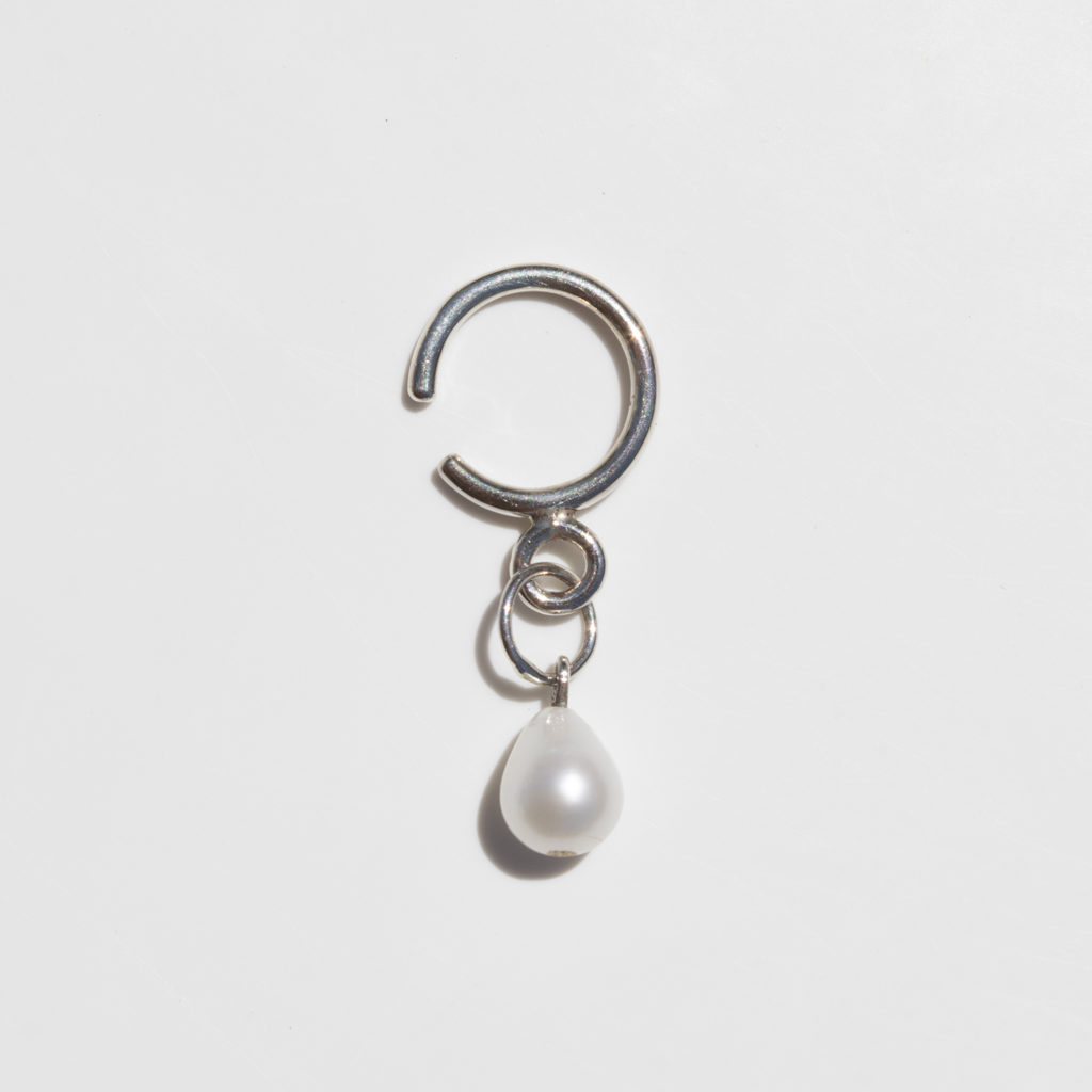 Earcuff con perla di fiume a goccia